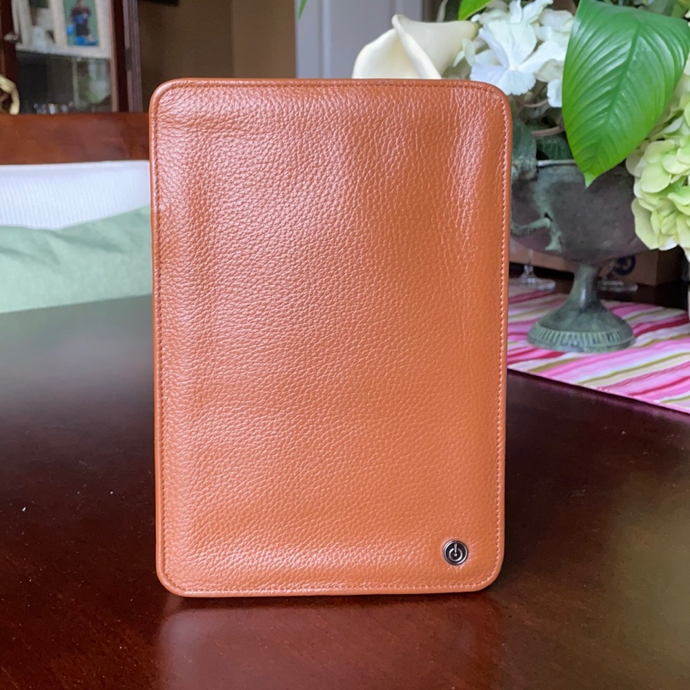 Ex-Point Tan Leather Zipper E-Reader Case